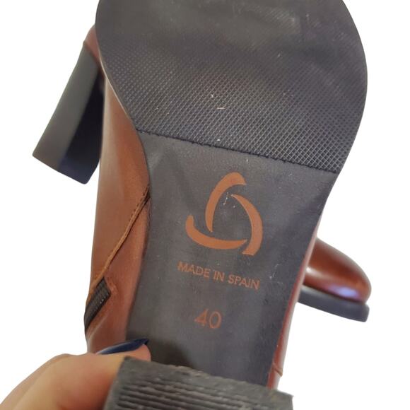 Kanna | Made in Spain Cognac Brown Leather Stacked Heel Booties - Picture 9 of 12